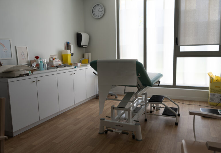 Salle de consultation au centre de santé